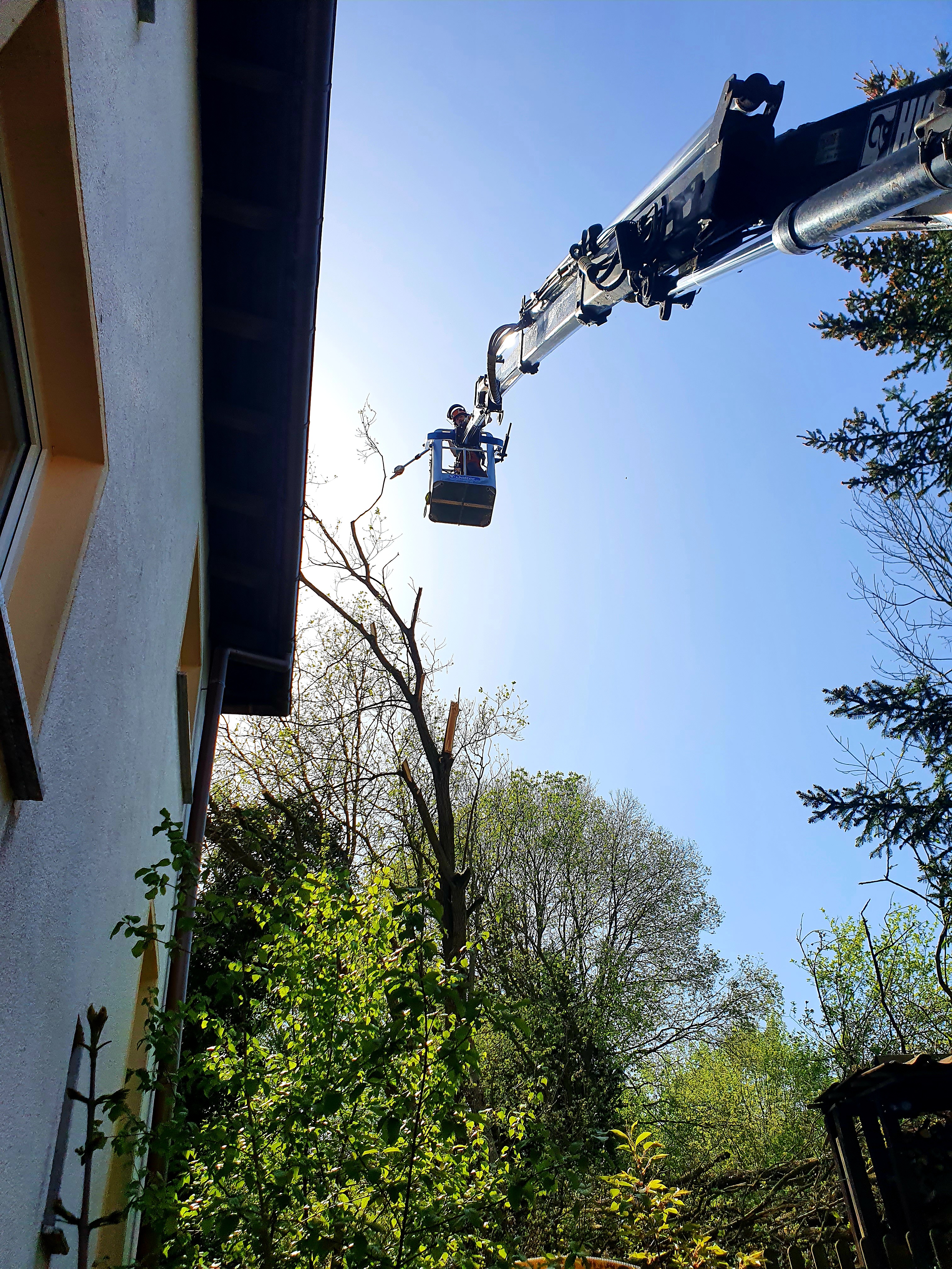 Aluminum crane basket for one person